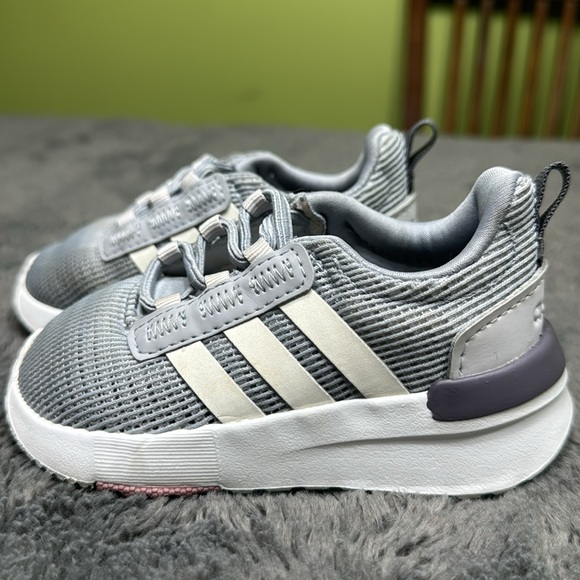 Adidas toddler size 5 sneaker. - Picture 3 of 3